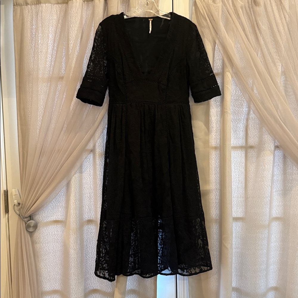 Free People Mountain Laurel Black Lace Midi Dress Size 6 - Picture 4 of 7
